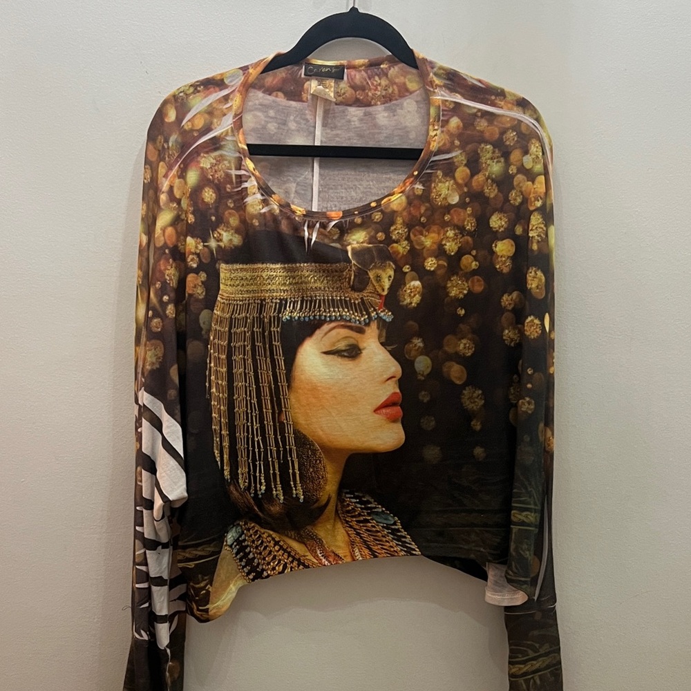 Caren Sport Cleopatra Graphic Long Sleeve Top - Black and Gold